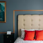 Monalisa Top Room