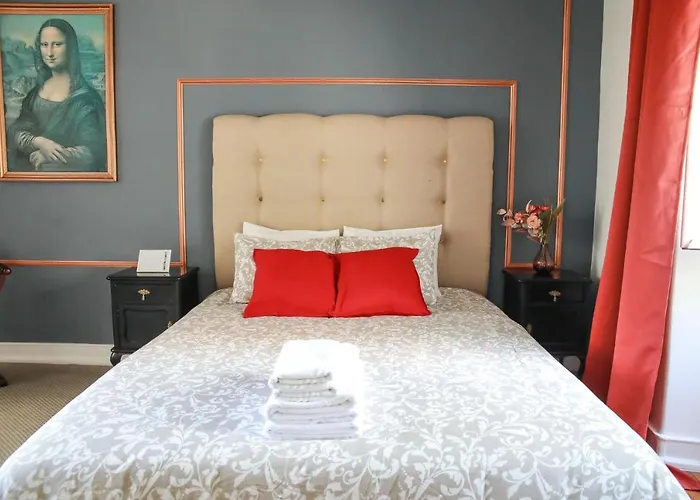 Monalisa Top Room